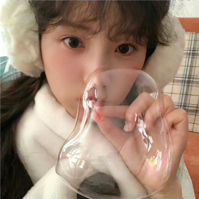 模仿女孩